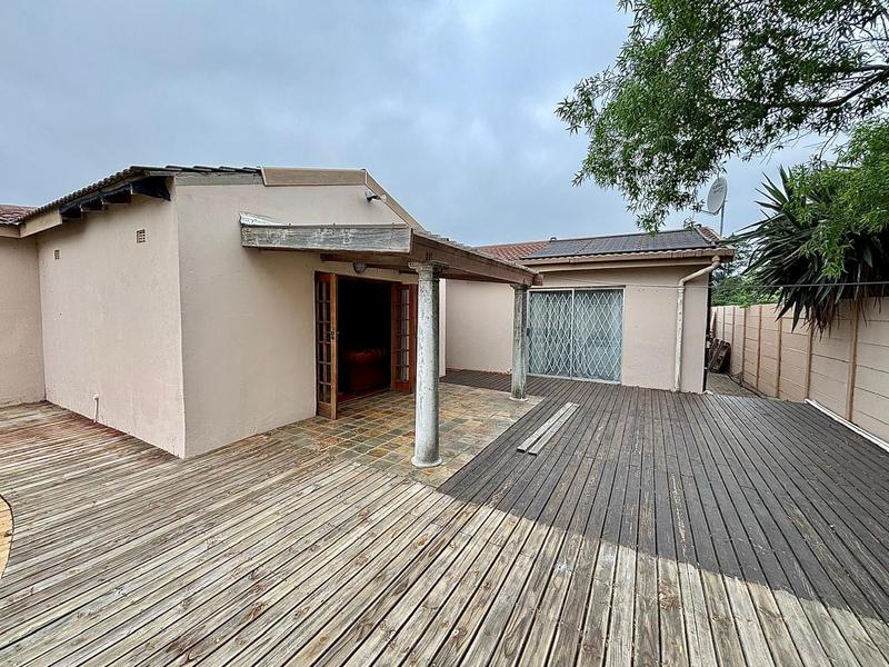 5 Bedroom Property for Sale in Bothasig Western Cape